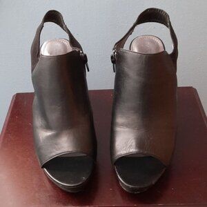 Tahari Black Open Toe Leather Sling Back Sandals Bootie Shoes Size 10.